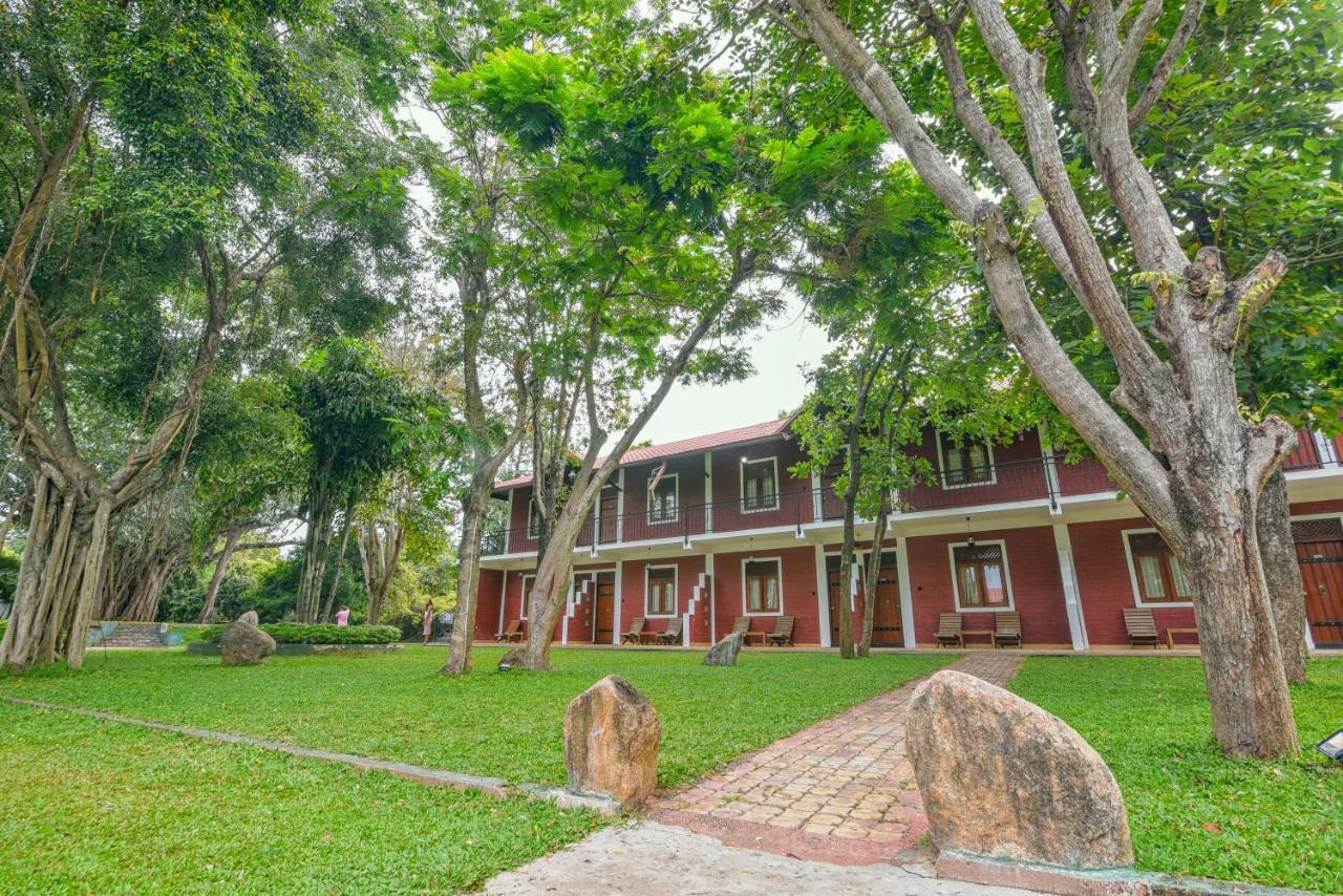 Mahanuge Hotel Polonnaruwa Eksteriør billede